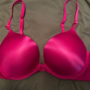 Victoria’s Secret Bombshell plunge